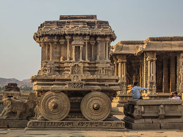 హంపి, విరూపాక్ష దేవాలయం
