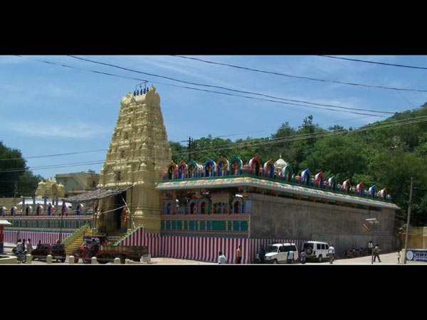 పెనువేసుకొన్న స్థితిలో