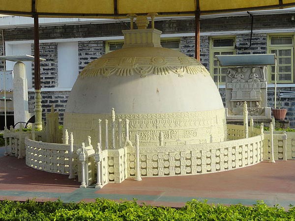 ఇలా వెళ్లవచ్చు.