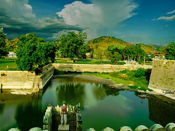 వెల్లూరు కోట
