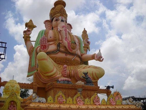 60 అడుగుల గణపతి