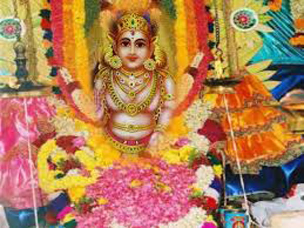 స్థానిక కథనాన్ని అనుసరించి