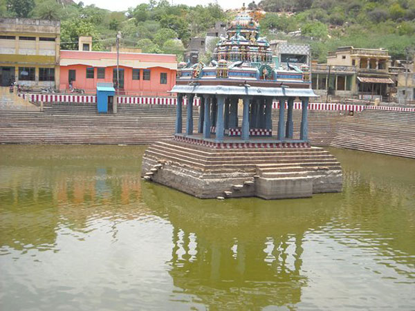 సర్వేపల్లి రాధాకృష్ణన్, తిరుత్తణి