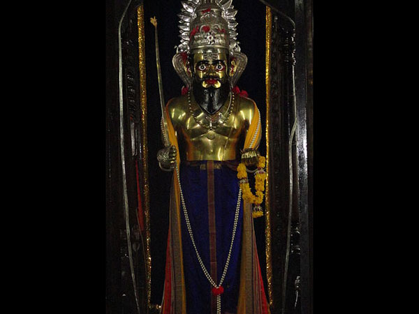 బేతాళ దేవాలయం