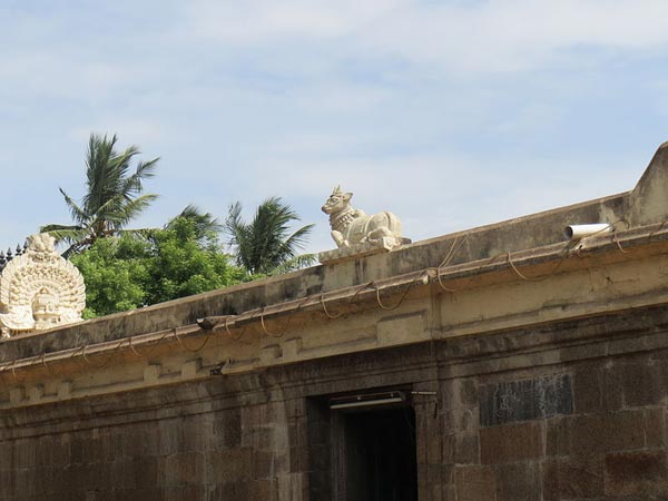 దేనుపురేశ్వర దేవాలయం