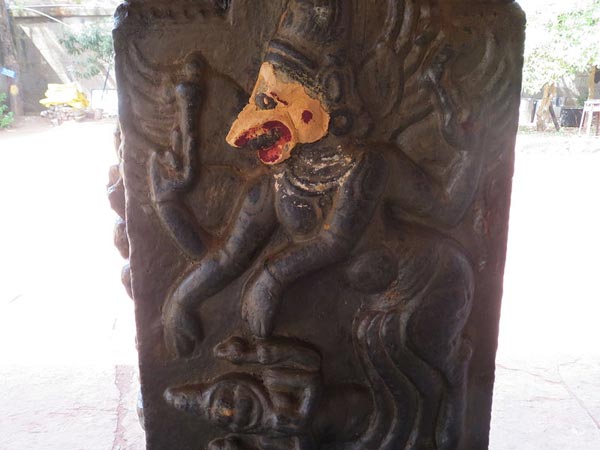 దేనుపురేశ్వర దేవాలయం