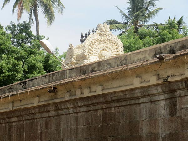 దేనుపురేశ్వర దేవాలయం