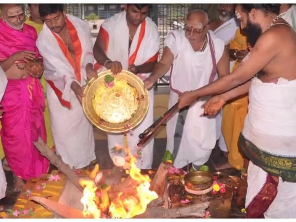 బిక్కవోలు లక్ష్మీ గణపతి ఆలయం