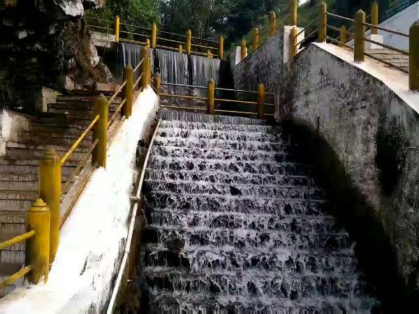 హున్నమే జలపాతం