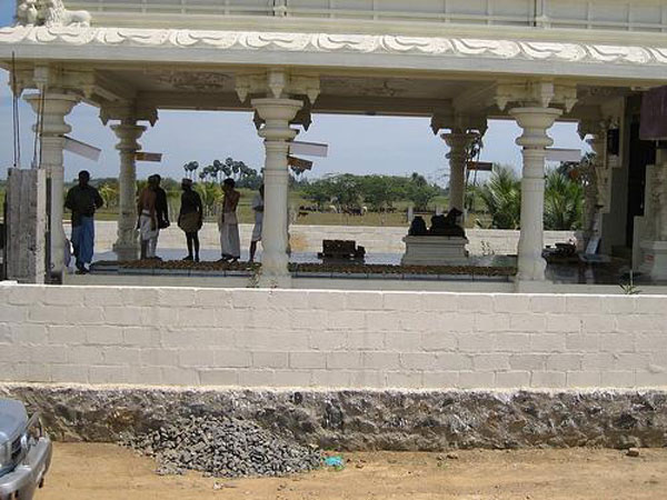 చక్రకాళీ దేవాలయం, వందలూరు