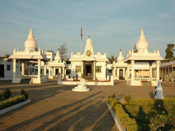 గాయిత్రీ దేవాలయం, తడాస్