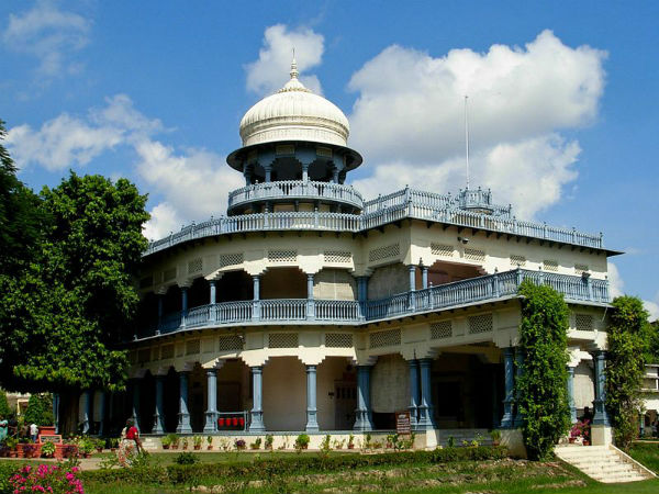 ఆనంద భవనం