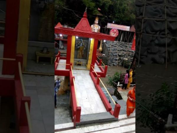 ఒక్క సారి ఆ ప్రదేశంలోనికి ప్రవేశించగానే