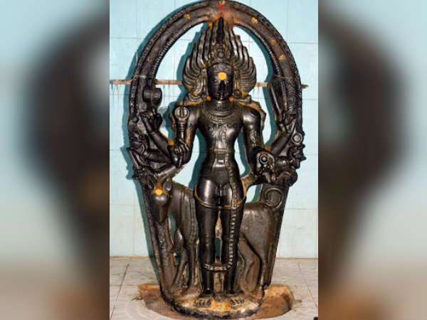 ఈ ఆలయంలో ఉన్న కాలభైరవుని విగ్రహం