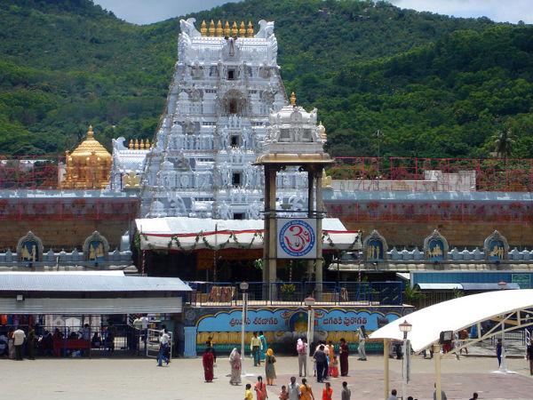 1. తిరుమల శ్రీ వెంకటేశ్వర స్వామి: