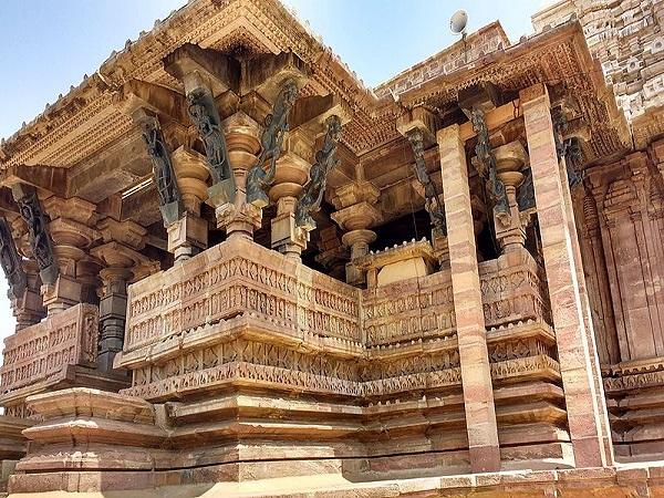 పూర్వం అక్కడ తపస్సు చేసే బుుషులు