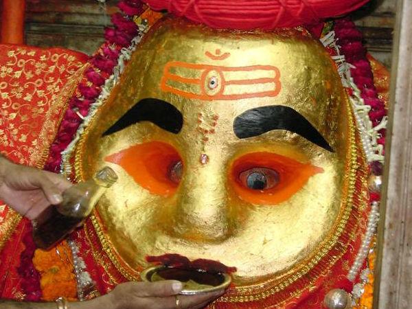 1. కాలభైరవుడి దేవాలయం: