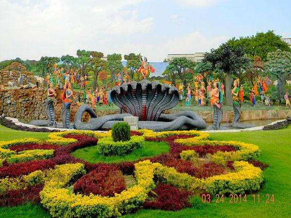 శరదృతువులో పౌర్ణమి రాత్రి సుగంద,