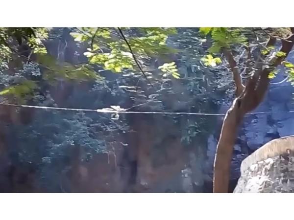 పూర్వం ఒక రోజు నారాయణపురంలో