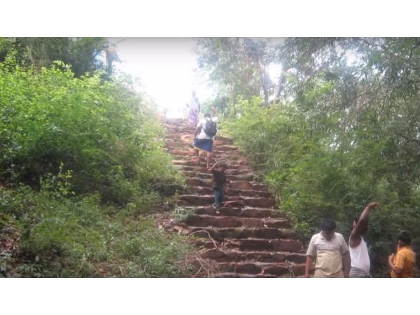 కైలాస కోనలో సిద్ధేశ్వర కామాక్షి మాత దేవాలయం