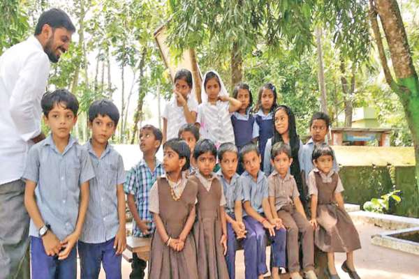 15.కోడిని ట్విన్స్ విలేజ్ - కోడిని, కేరళ
