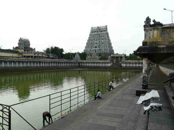 జల లింగం జంబుకేశ్వరాలయం: