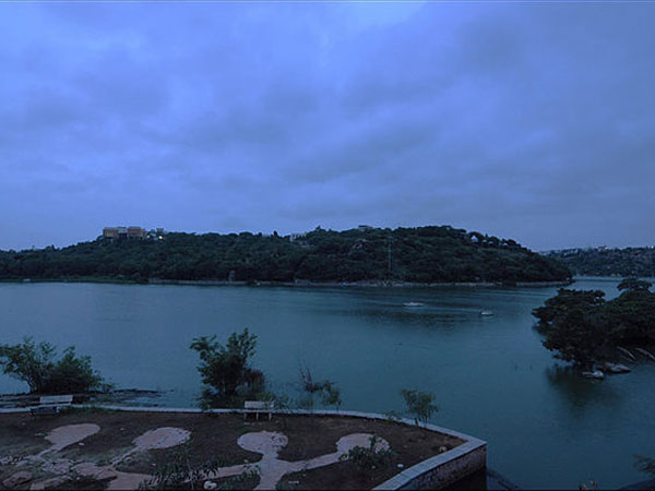 సీక్రెట్ లేక్ :