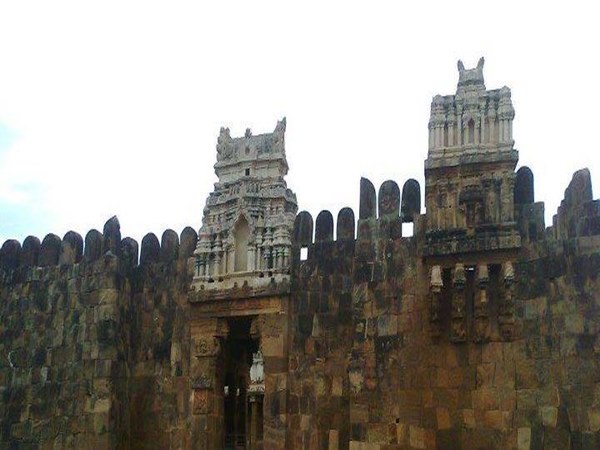 మొదట్లో 1807 నుంచి 1812వరకు జిల్లాకు కేంద్రంగా