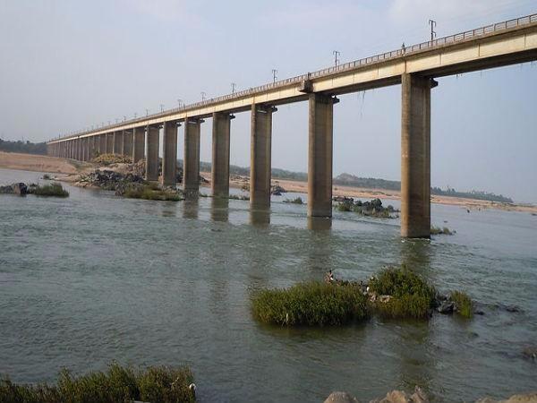 ప్రకాశం బ్యారేజీ..