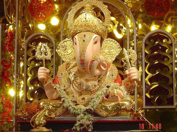 ఇక్కడి స్వామికి అప్పాలు అంటే చాలా ఇష్టం