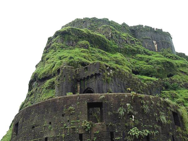 లోహ ఘర్ ఫోర్ట్ :