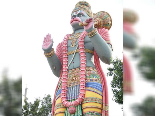 విగ్రహం చేతిలోని గద
