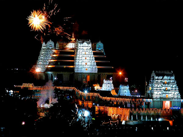 ఇస్కాన్ సంస్థ వారు నిర్మించబడిన ఈ ఆలయం