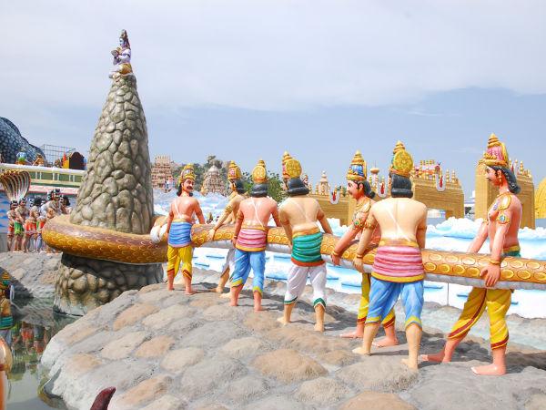 మంధర పర్వత సాయంతో క్షీరసాగర మధనం