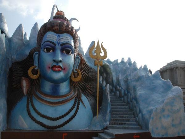 కొండపైన స్వామి వారి పుష్కరాని కూడా ఉంది.