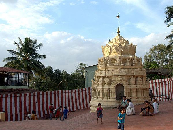 ద్వాదశ జ్యోతిర్లింగ ఆలయం :