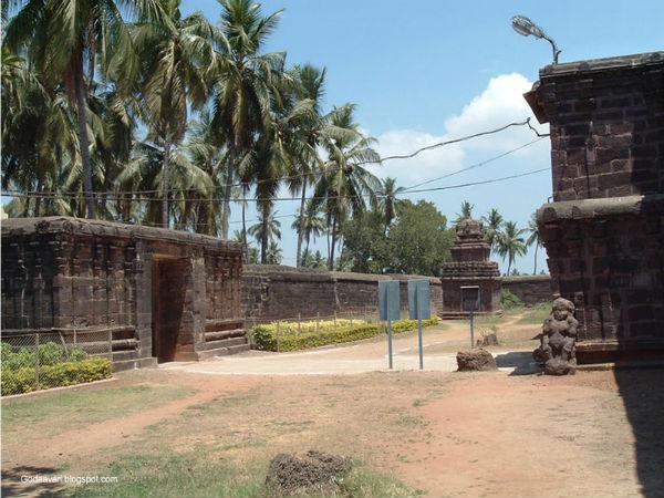 ఈ మందిరం నిర్మాణం క్రీ.శ 892 లో ప్రారంభమై