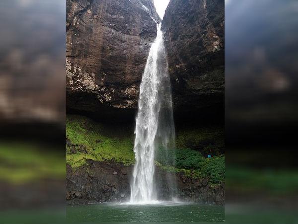 దేవకుండ్ జలపాతం ఎక్కడ ఉంది