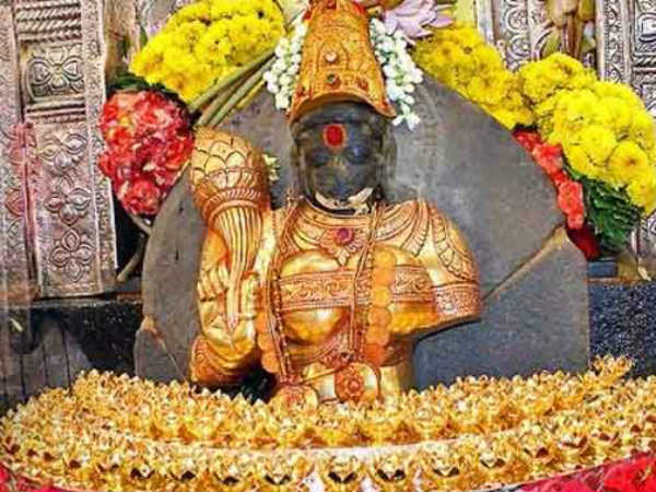 ఈ అమ్మవారు స్వయంభు: