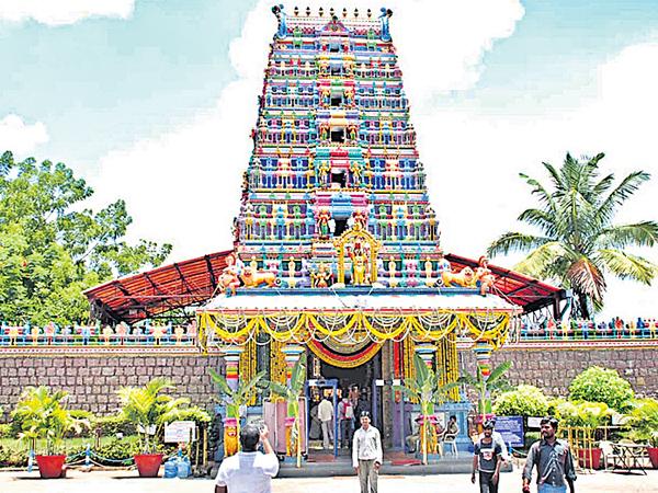 గ్రామ దేవతగా వున్న అమ్మవారు