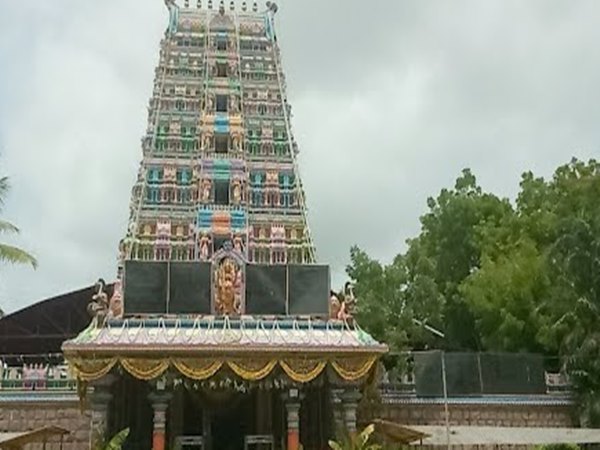 ఈ ఆలయం చుట్టూ సినీ పరిశ్రమకు చెందిన