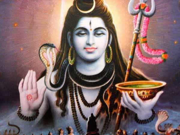మట్టితో బిల్వ పత్రాల ఆకారాన్ని తయారు చేసి వాటినే భక్తితో సమర్పించి
