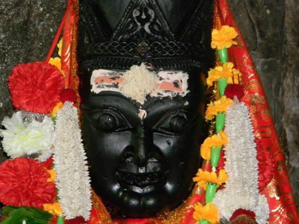 ఇక్కడ అమ్మవారికి పురాతన విగ్రహం