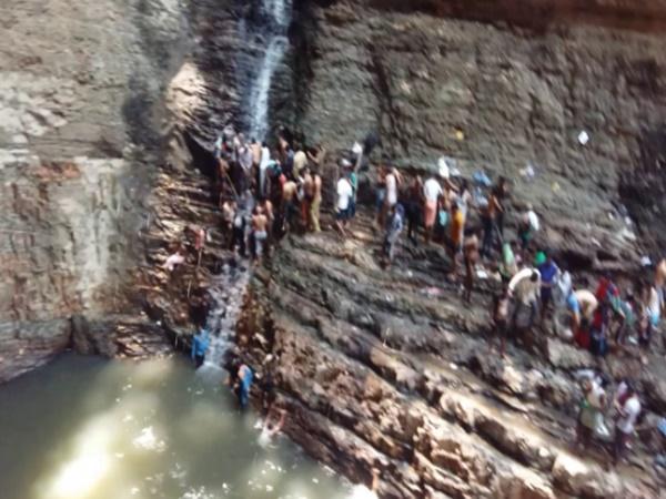 చుట్టూ ఉన్న ప్రకృతి నిజంగా స్వర్గమనే చెప్పాలి