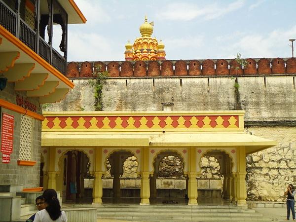 దగ్గరలో వుండే మ్యూజియం పేరు పార్వతి మ్యూజియం