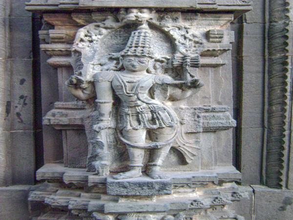 గర్భగుడిలోని మూల మూర్తి విగ్రహం