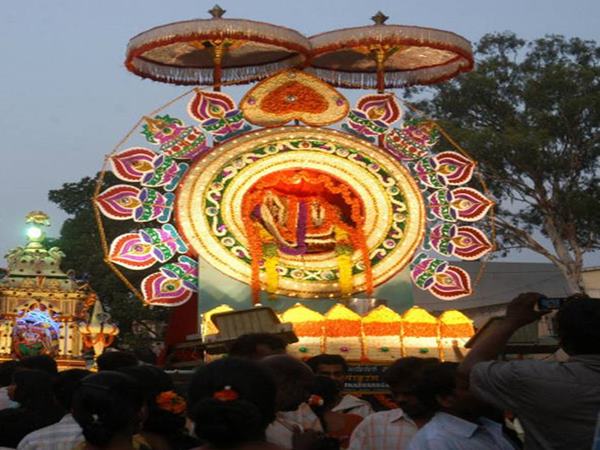 పూల పల్లకి ఎంతో ప్రసిద్ది