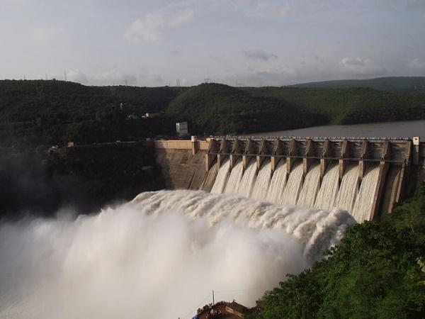 శ్రీశైలం డ్యాం: