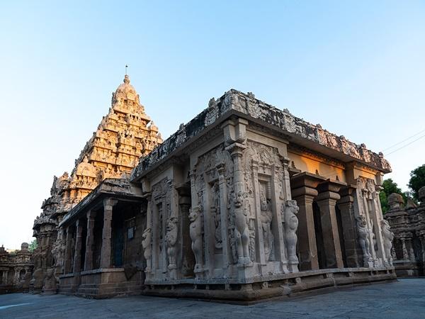 నారధుడు ఇక్కడ శివలింగాన్ని ప్రతిష్టించాడని స్థలపురాణం