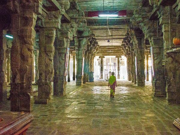 ఆలయాలలో ప్రదక్షణ తప్పనిసరి. కానీ